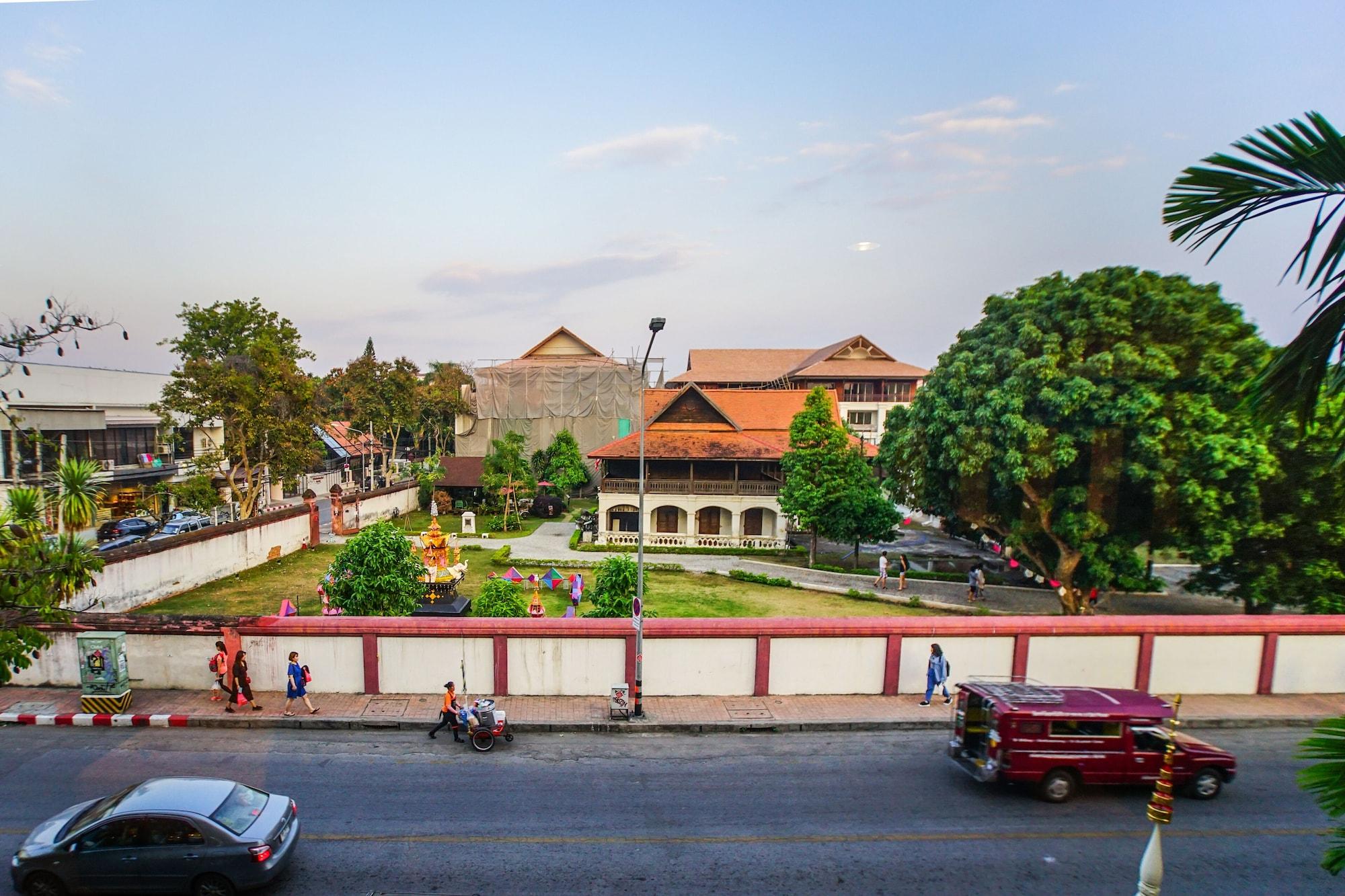 Parasol Inn Chiang Mai Old City Hotel Kültér fotó